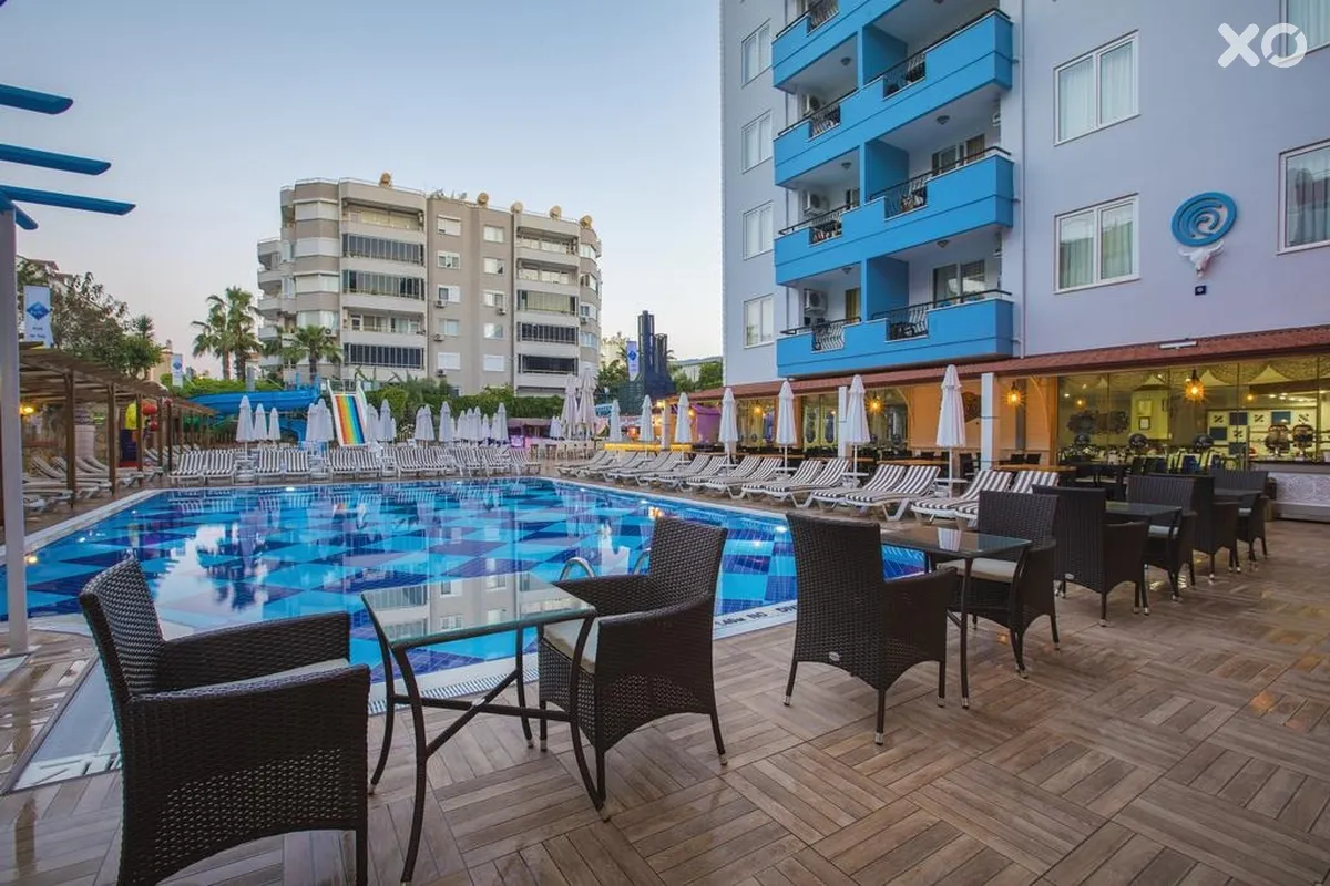 Club Big Blue Suite Hotel