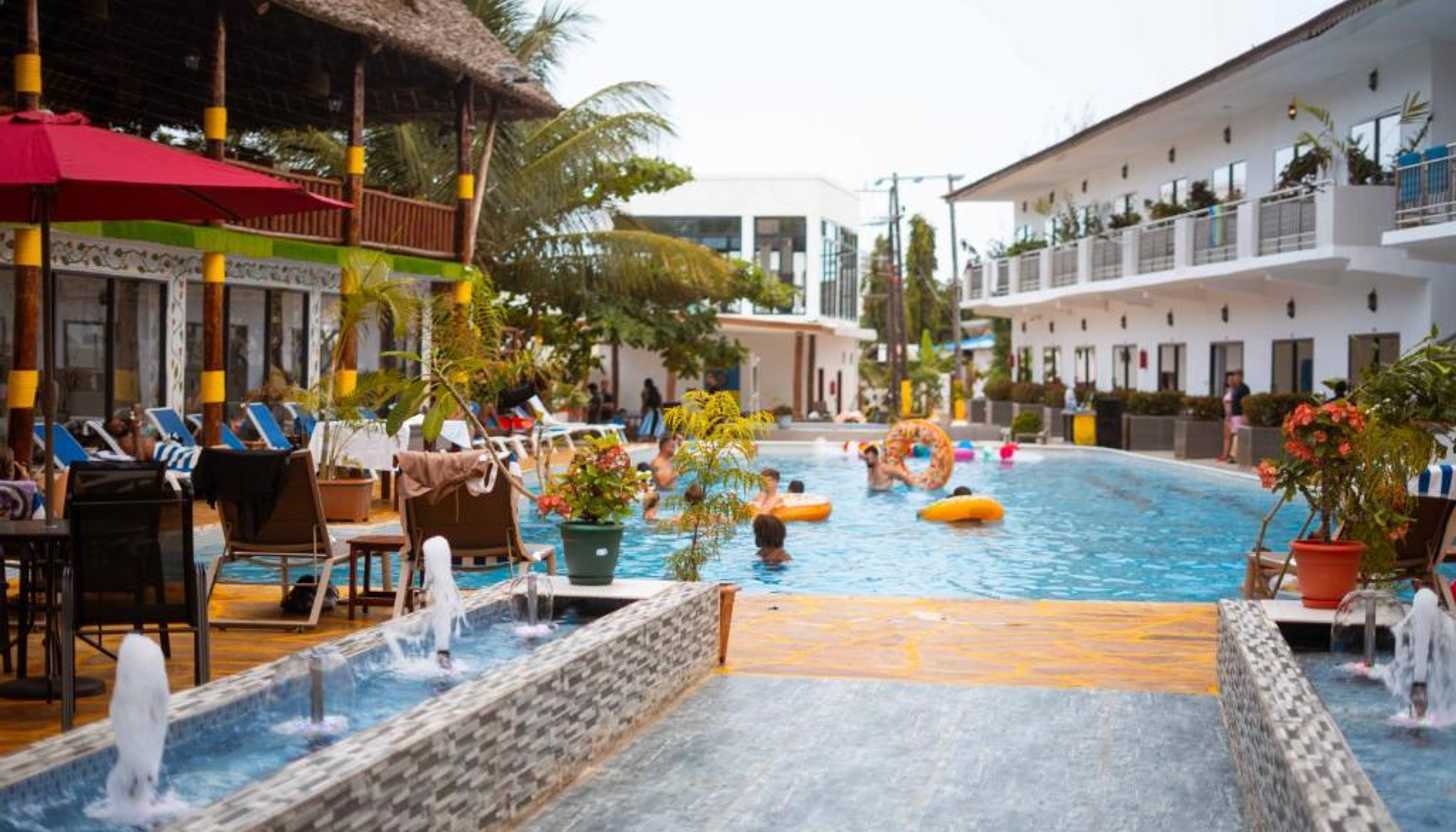 Занзібар — там, де теплий океан! Піщаний берег, теплі води й неквапні прогулянки