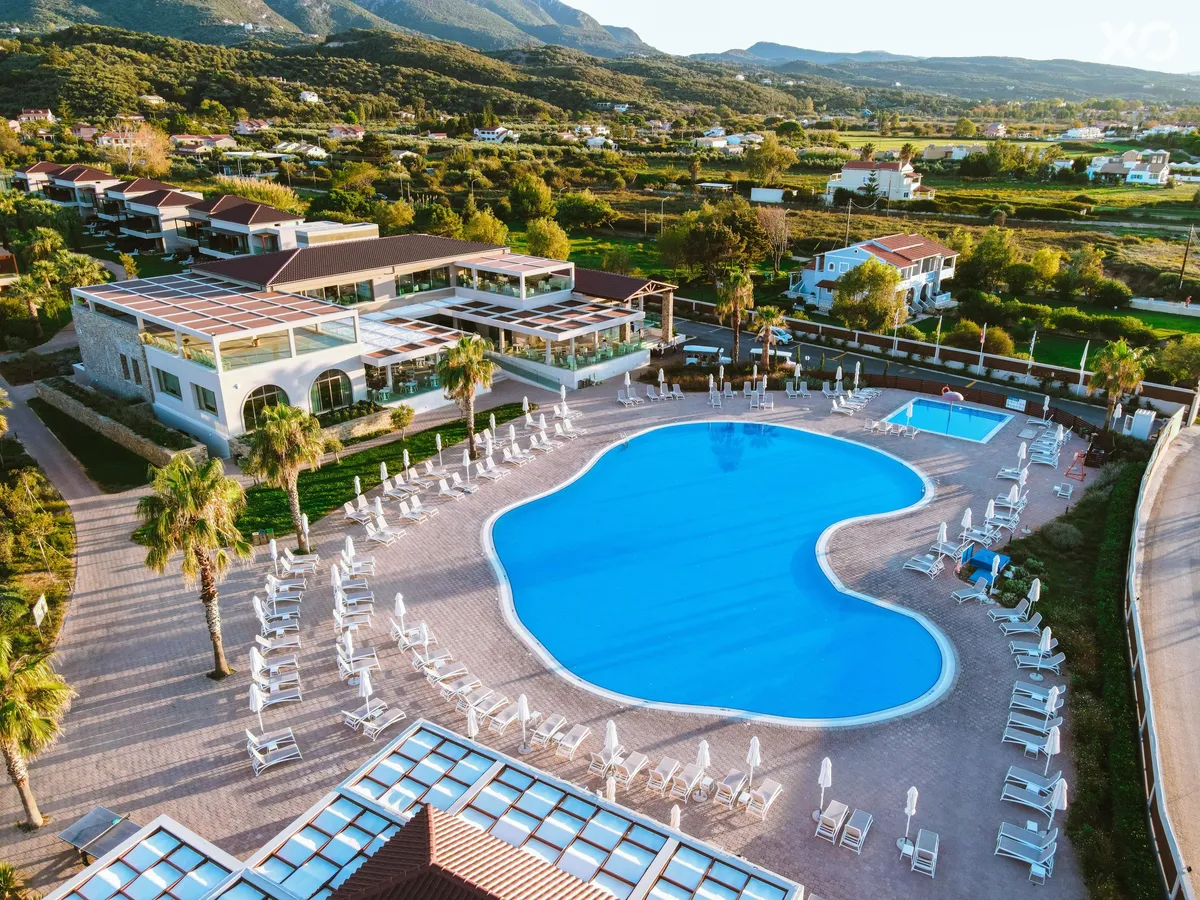 Almyros Beach Resort & Spa