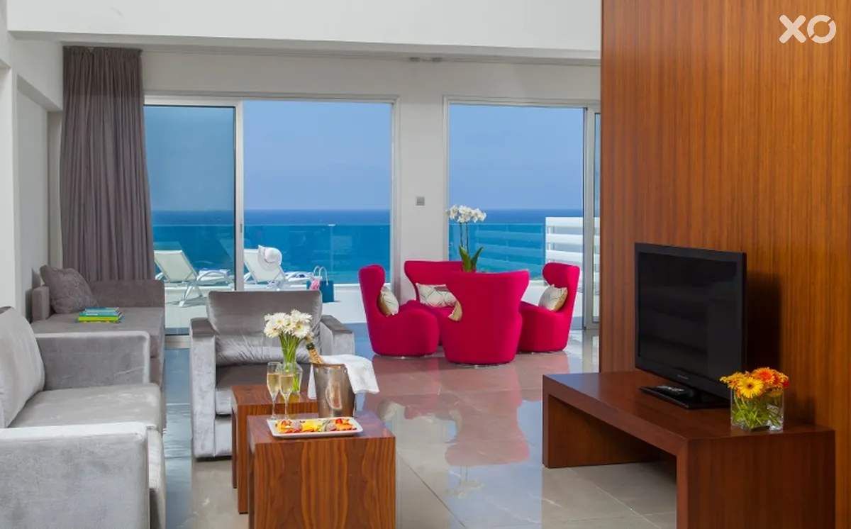 King Evelthon Beach Hotel & Resort
