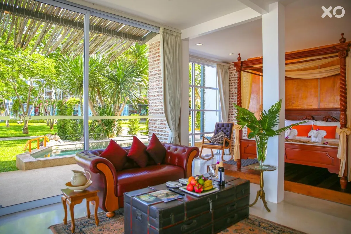Summer Luxury Beach Resort