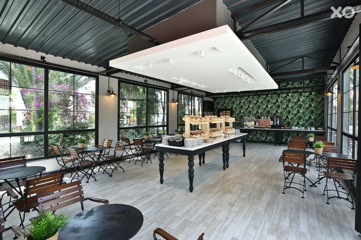 Very Chic Hotel