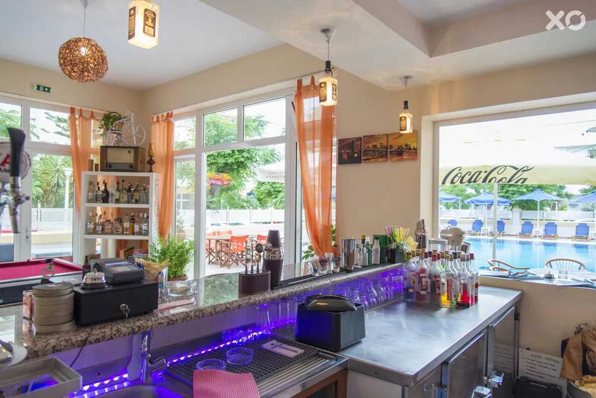 Erato Studios & Apartments