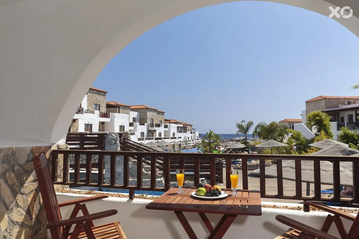 Costa Lindia Beach Resort