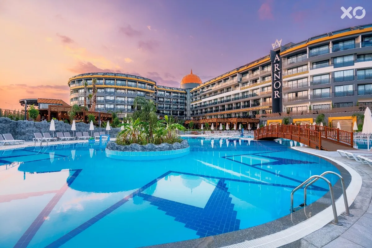 Arnor De Luxe Hotel & Spa