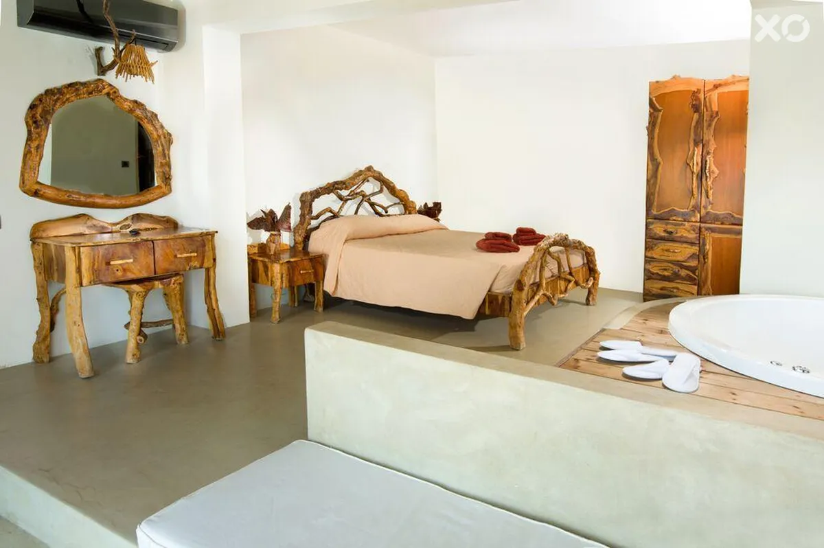 Gloria Maris Hotel Suites & Villa