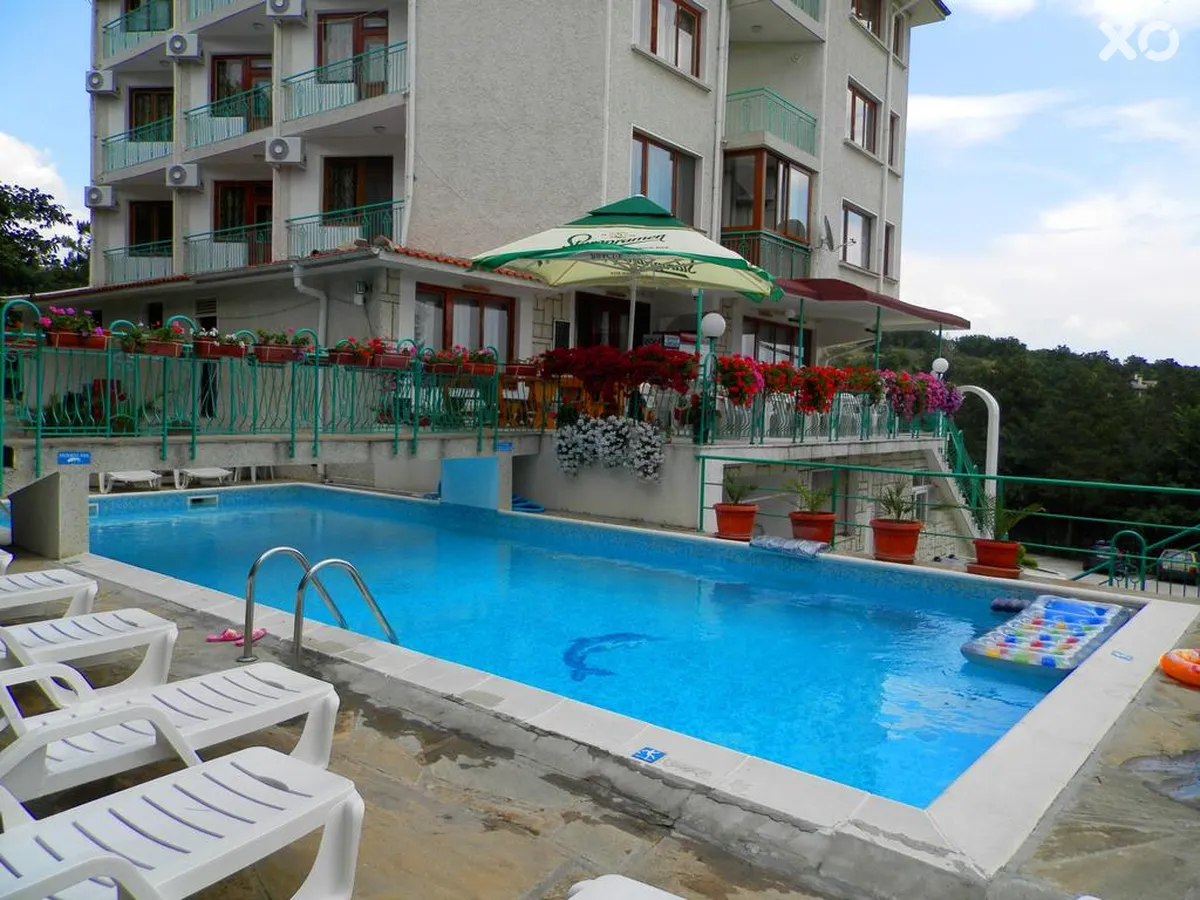 Zora Hotel