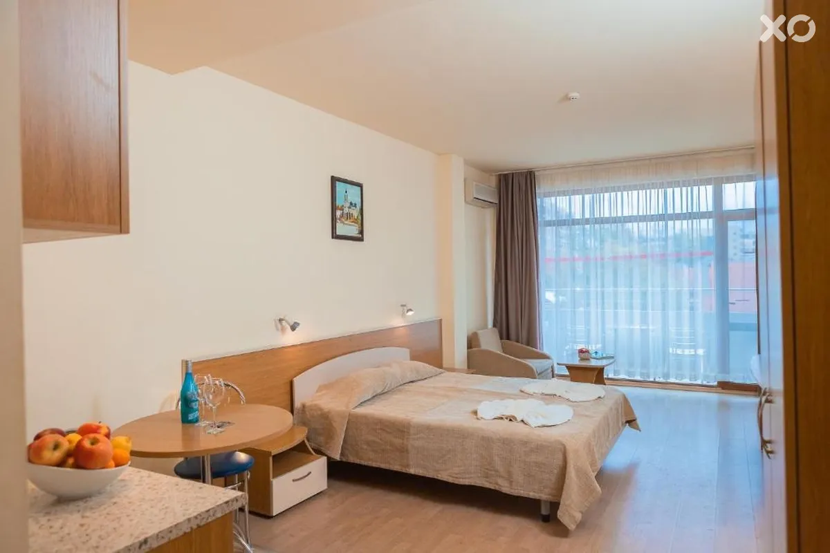 Avenue Hotel