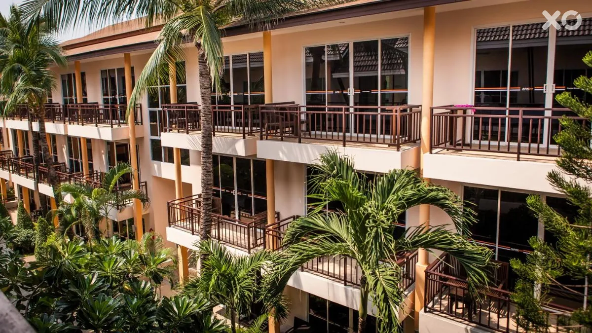 Ark Bar Beach Resort