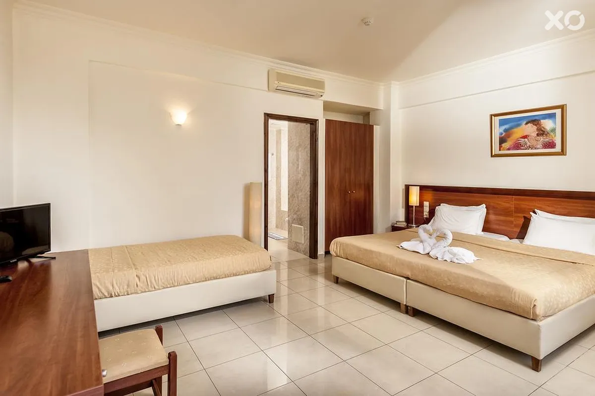 Adelais Hotel
