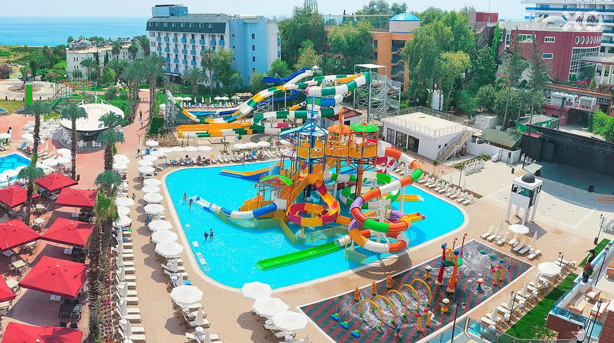 Club Aqua Plaza