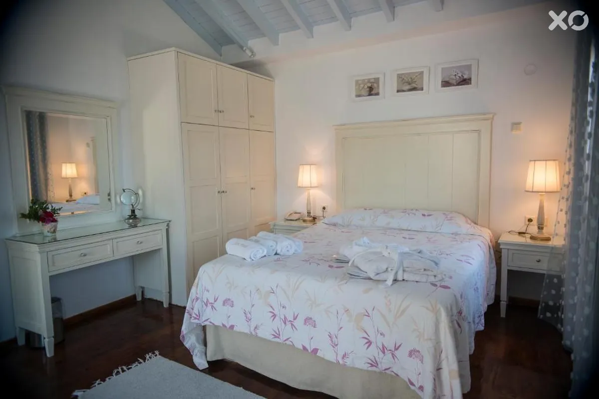 Clara Hotel