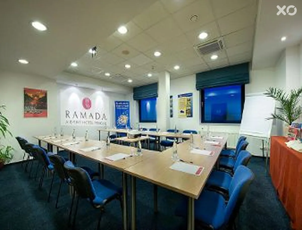 Ramada Airport Hotel Prague