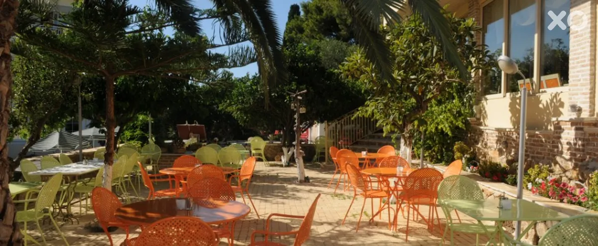 Koukounaria Hotel & Suites