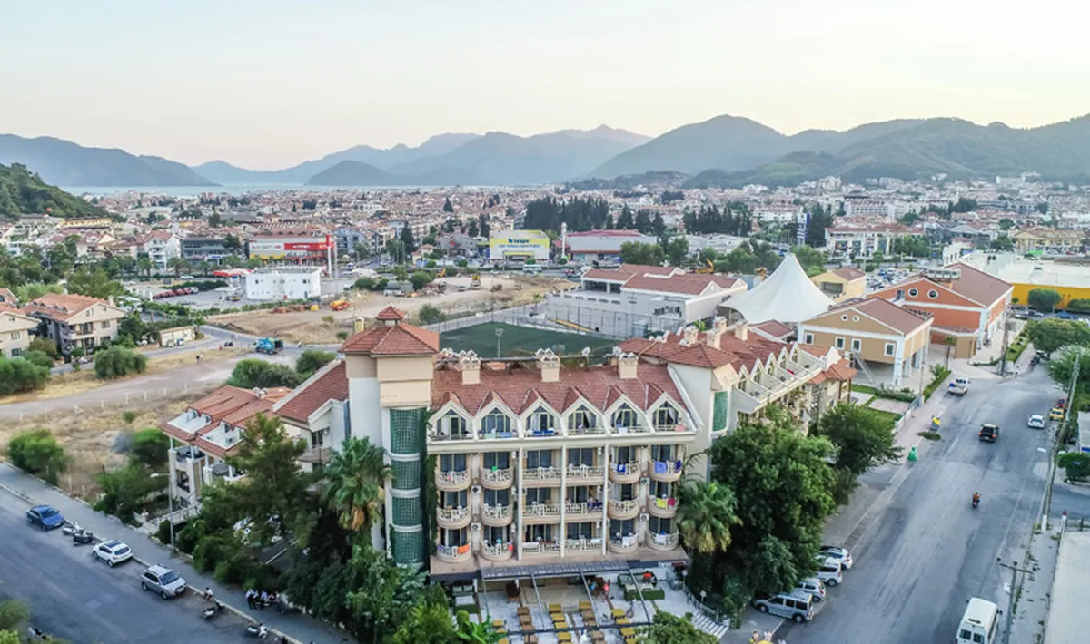 Grand Faros Hotel