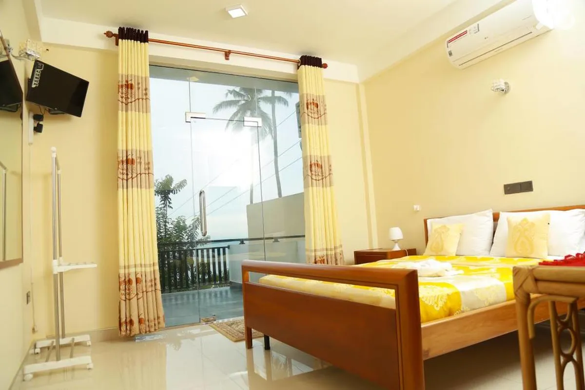 Queens Beach Hotel