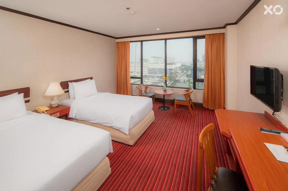 Alexander Hotel