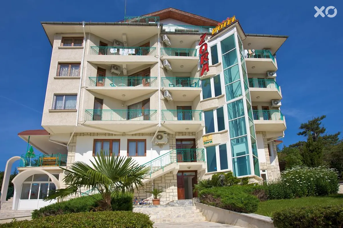 Zora Hotel