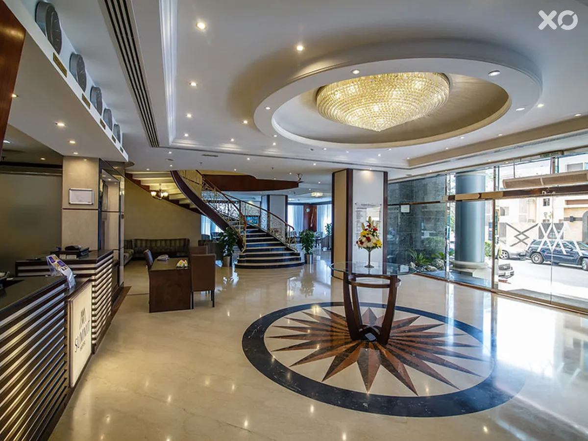 Landmark Summit Hotel
