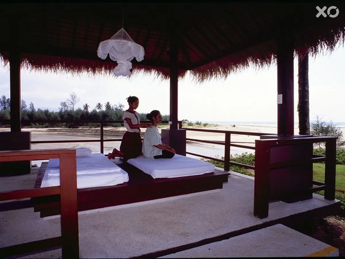 Apsara Beachfront Resort & Villa