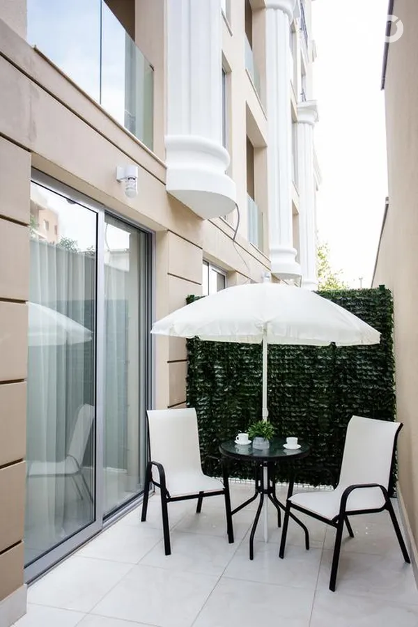 Delmar Residence