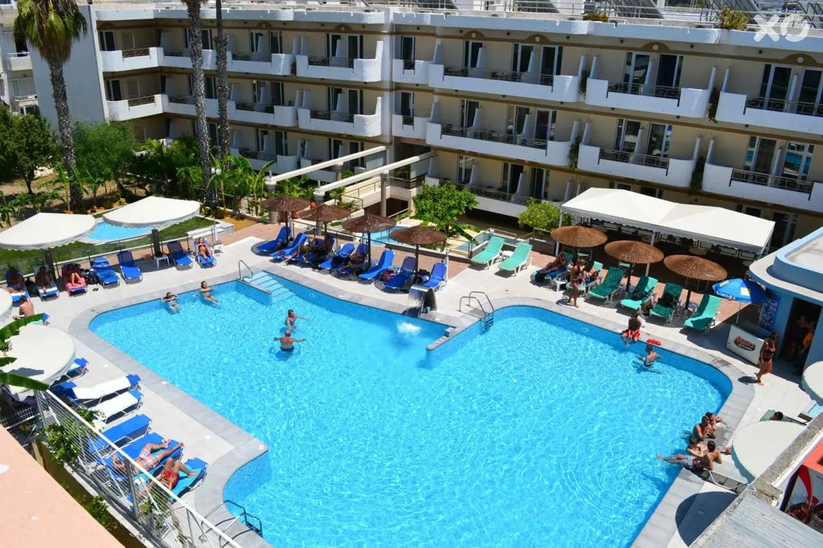 Astron Hotel
