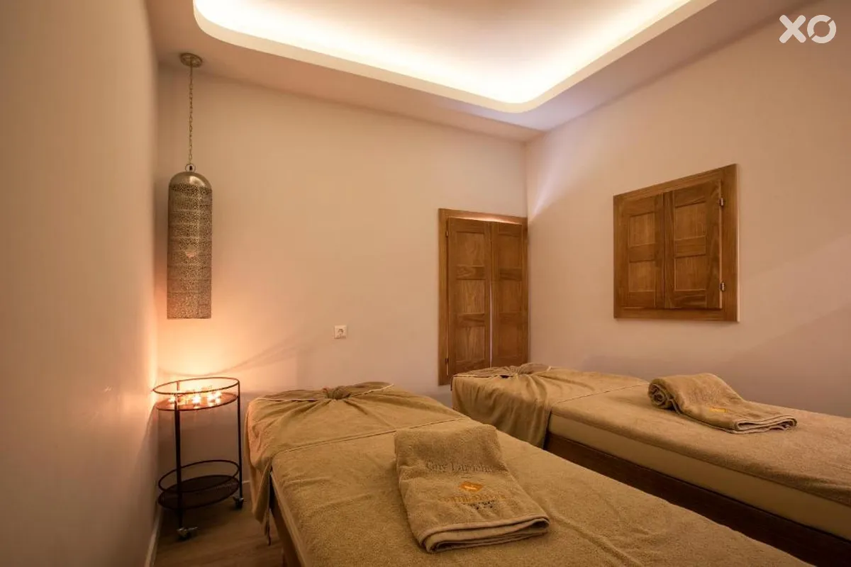 Erato Hotel