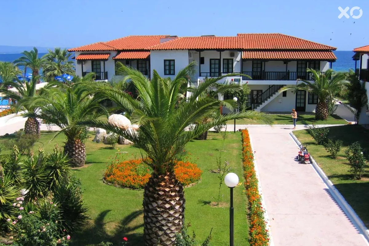 Bomo Assa Maris Beach