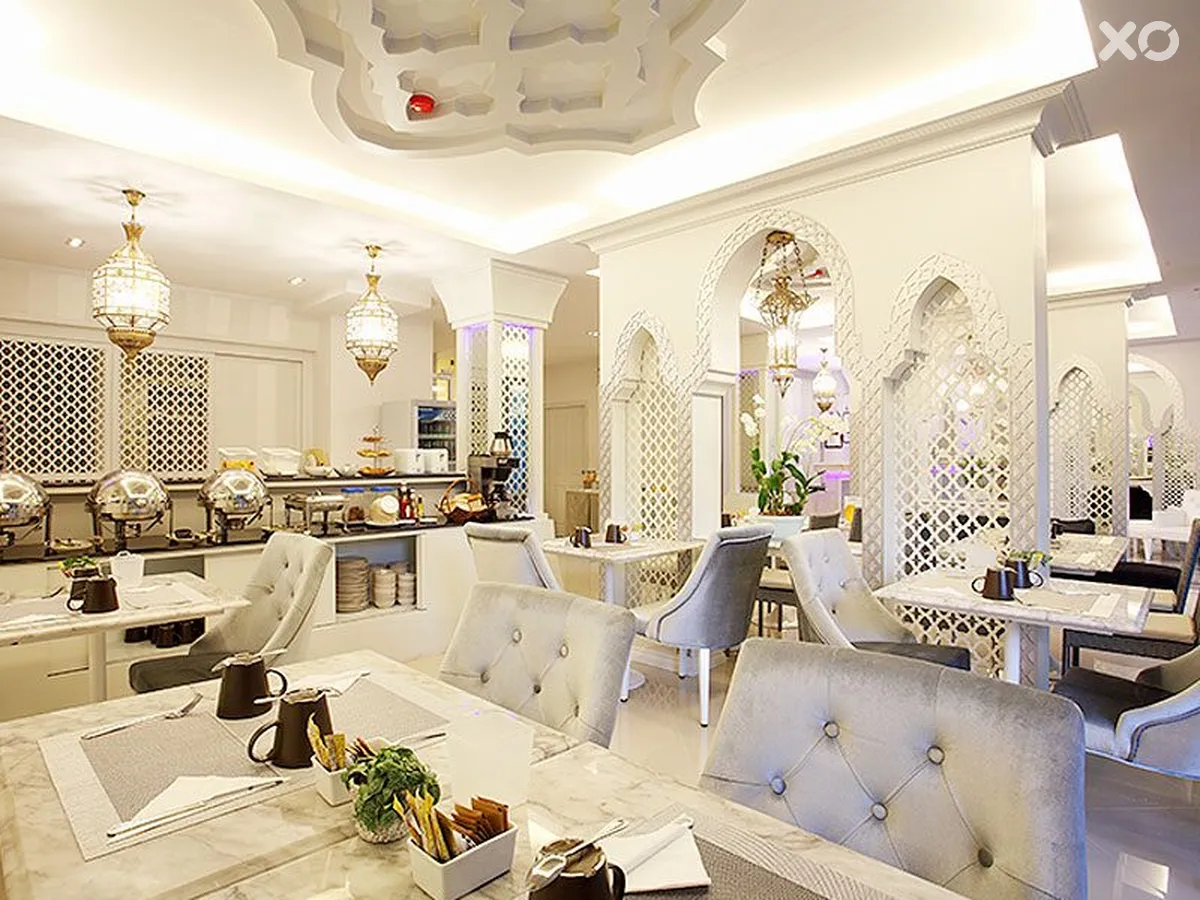 The Verandah Hotel