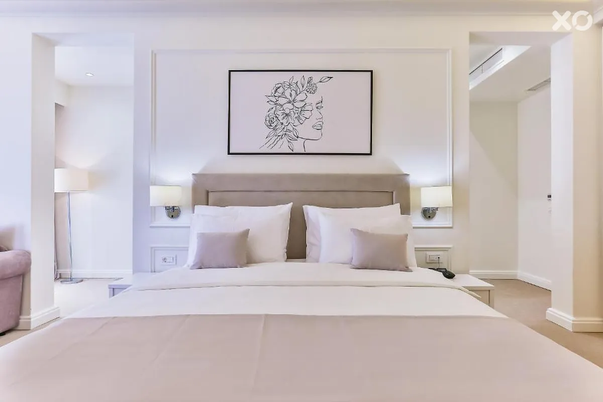 Crown Hotel
