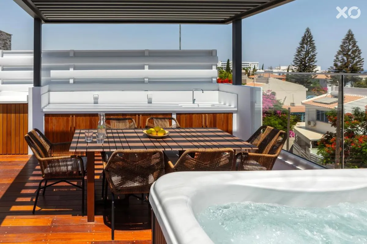 Louis Chris Le Mare Gold Villa