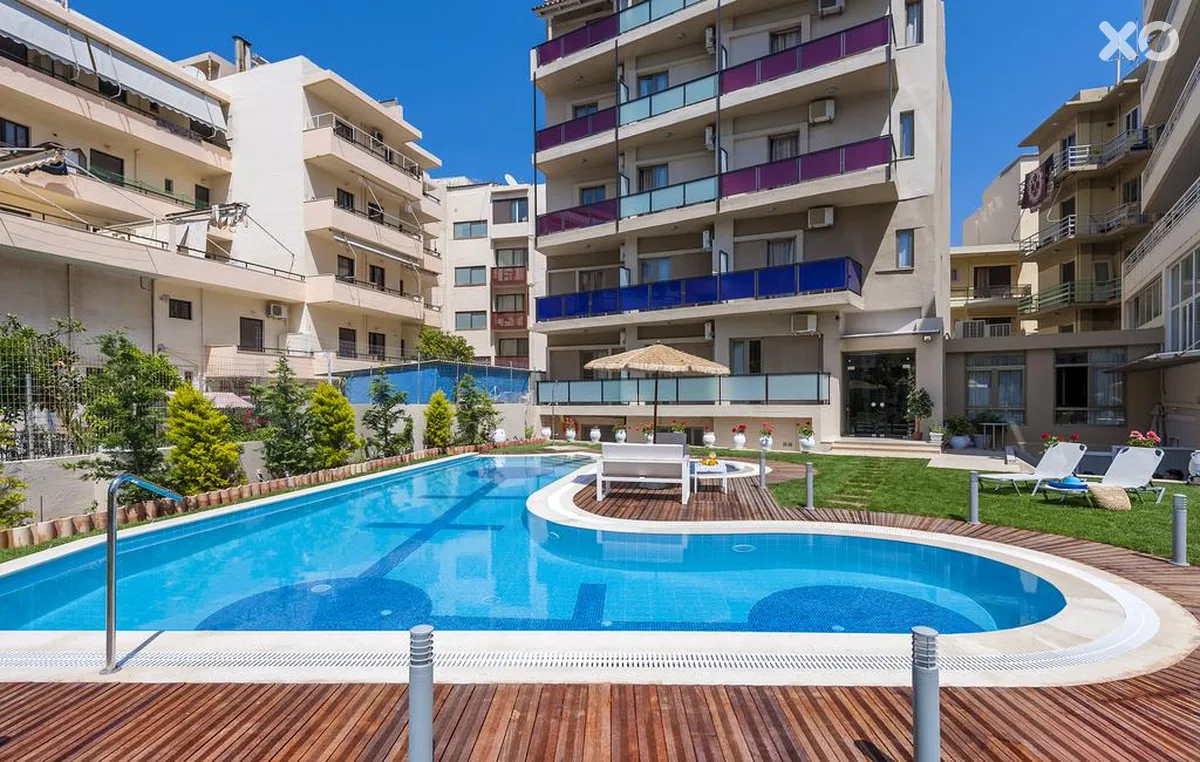 Leonidas Hotel & Apartments