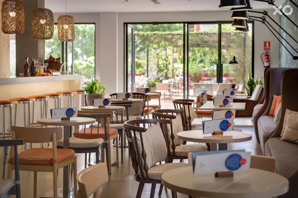 Aqua Hotel Bertran Park