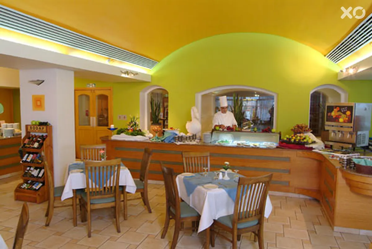 Nelia Beach Hotel & Spa