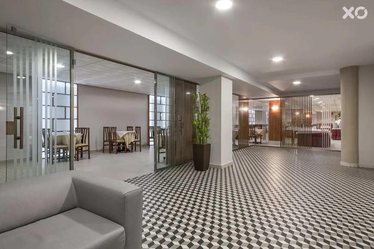 Oasis Park Hotel