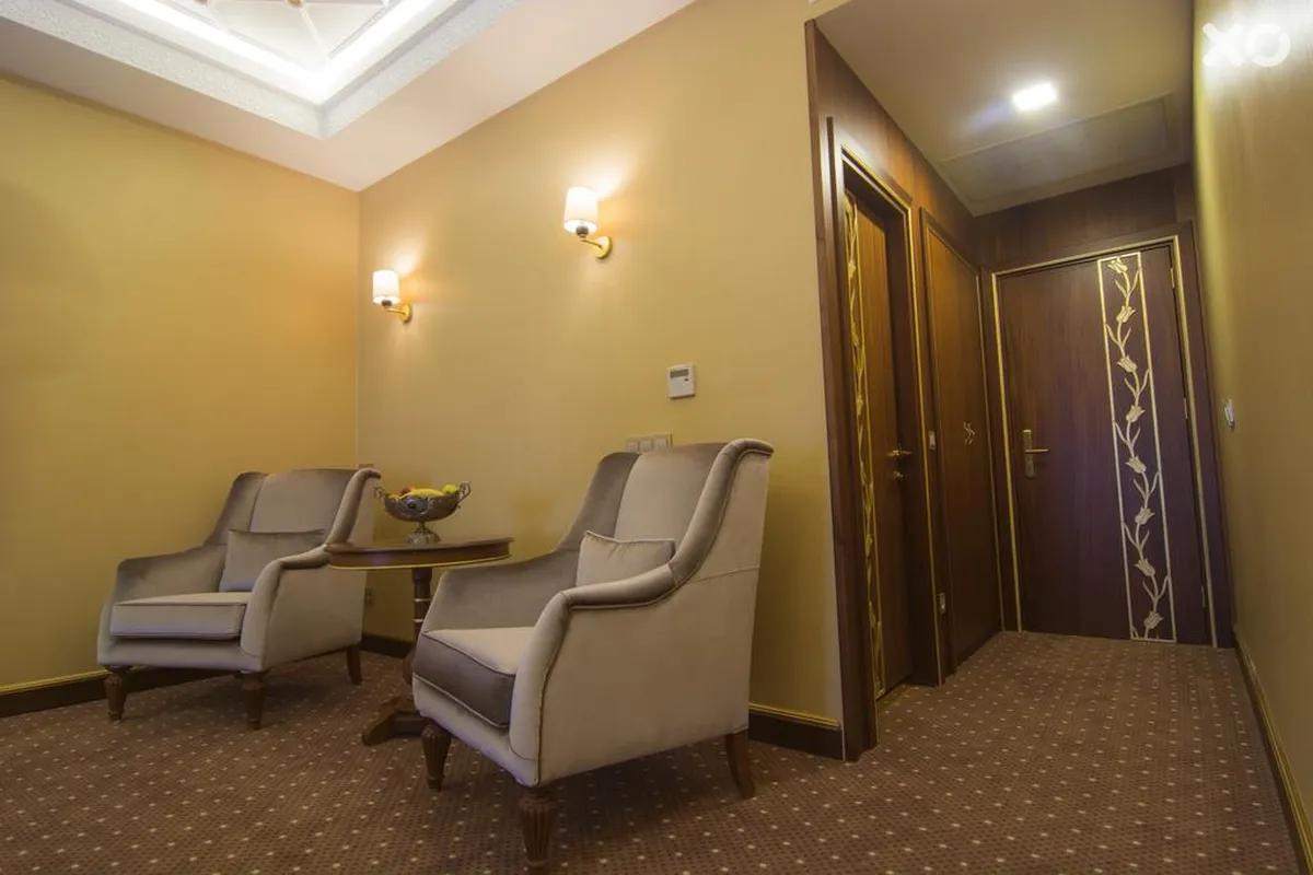 Mb Deluxe Hotel