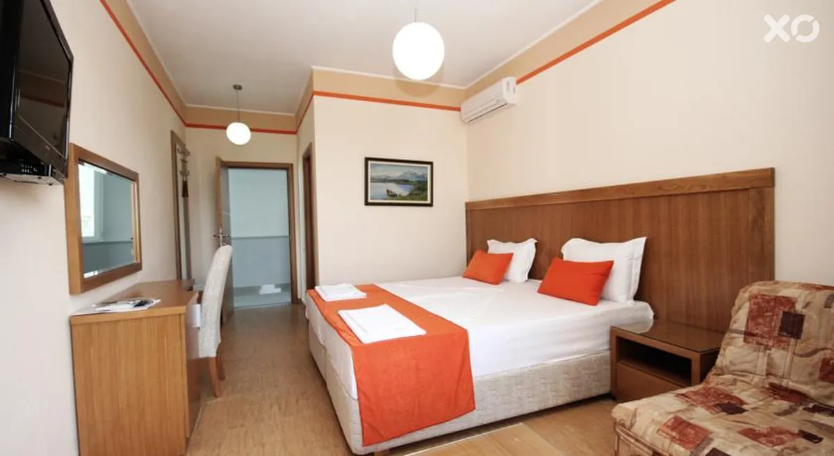 Deus Apartments