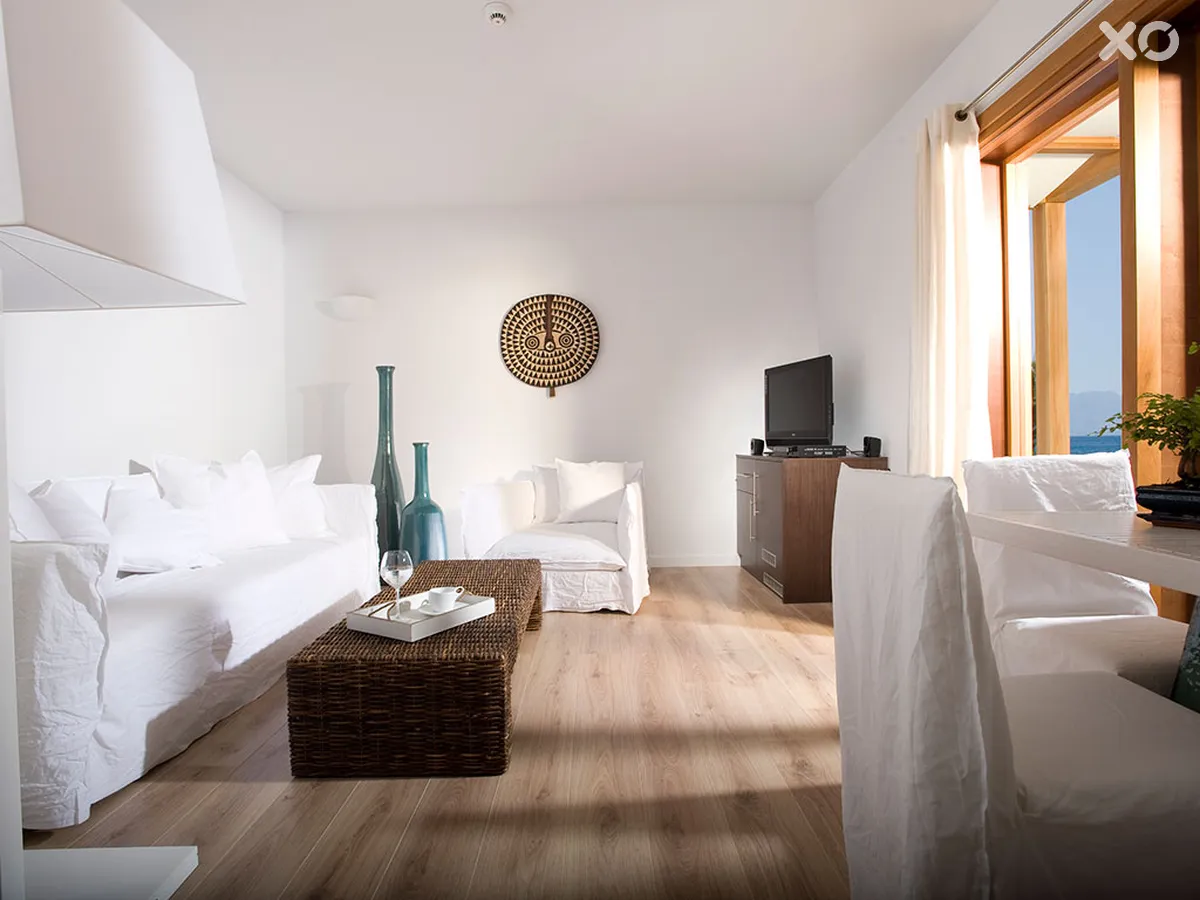 Minos Beach Art Hotel