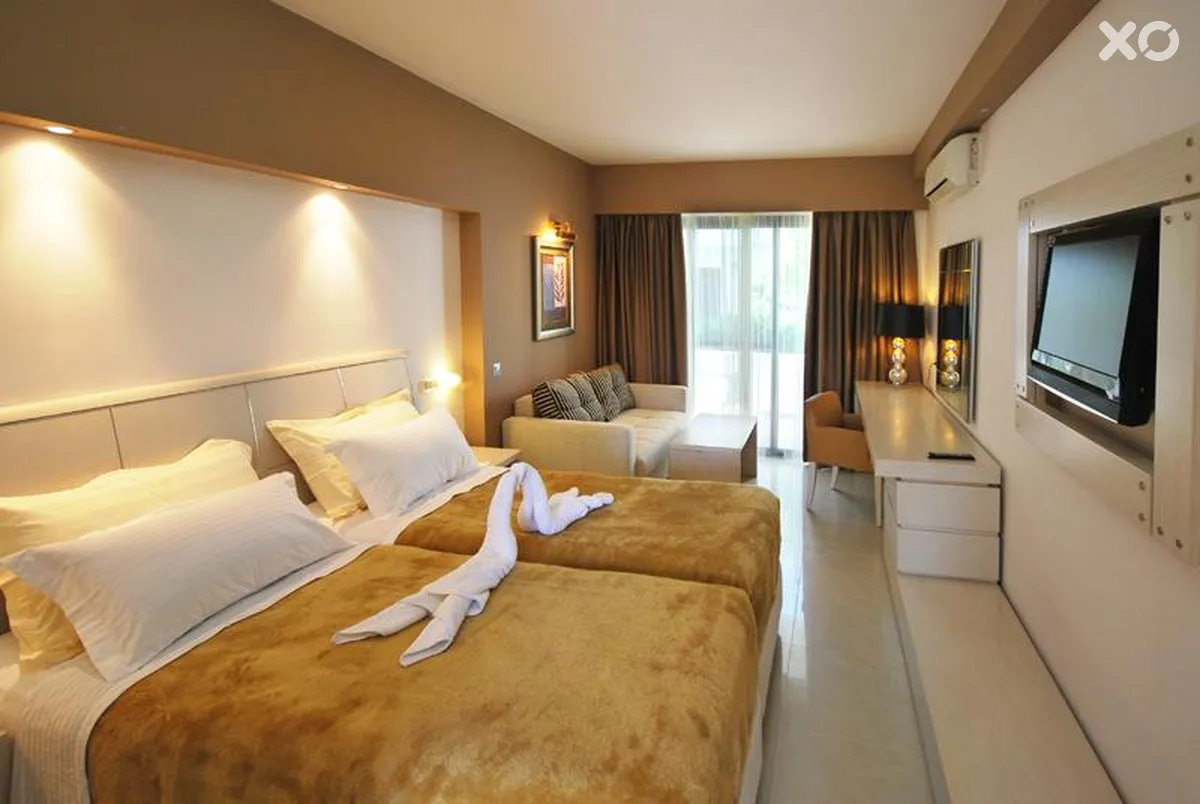 Kamari Beach Hotel