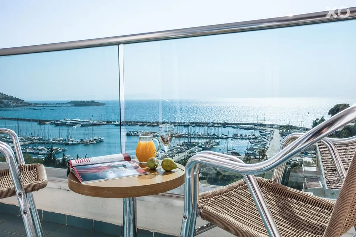 Marina Hotel & Suites