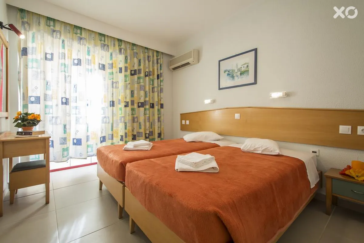 Erato Studios & Apartments