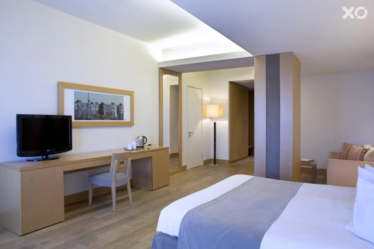Lazart Hotel