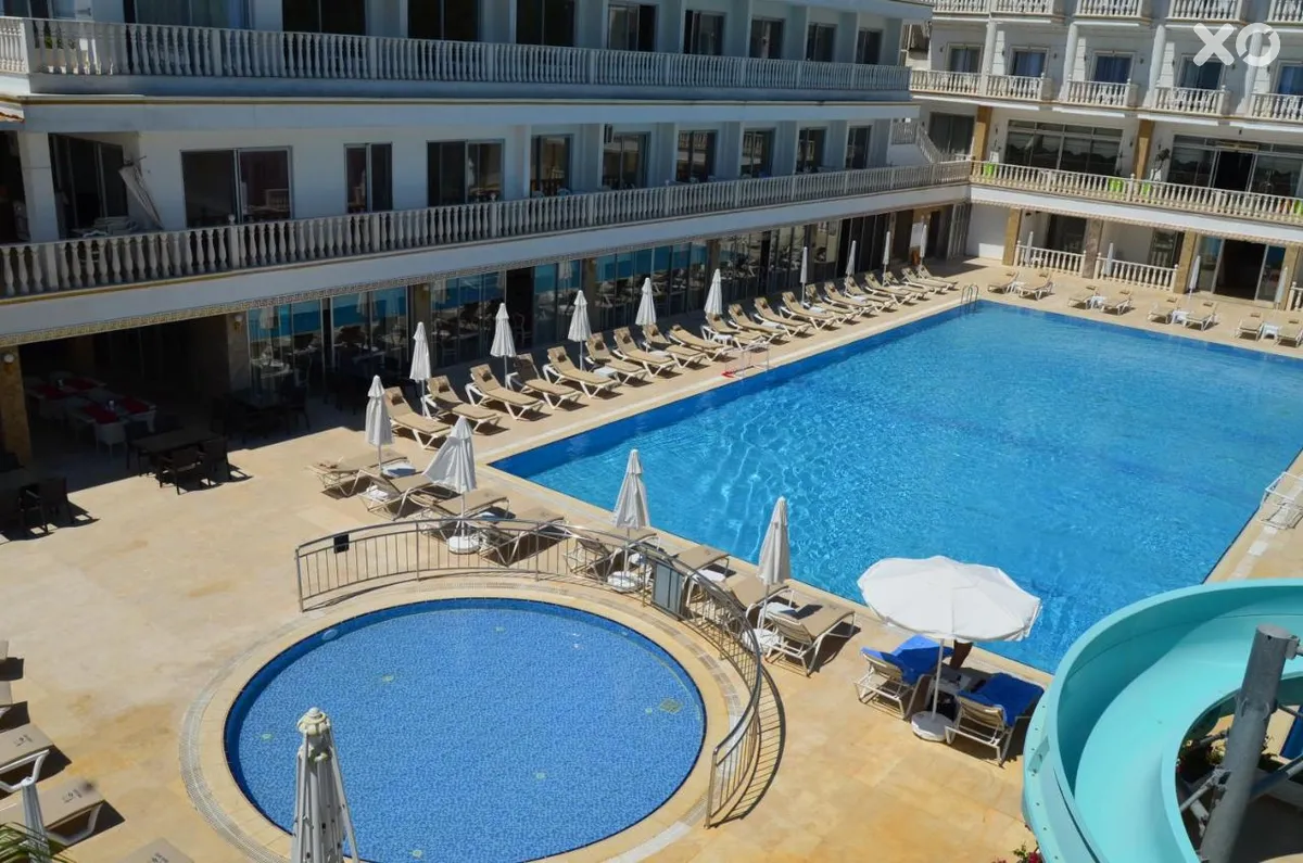 La Perla Hotel