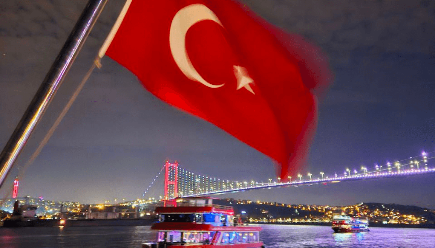 Східна казка починається тут! Купальні, мечеті й вечірній круїз