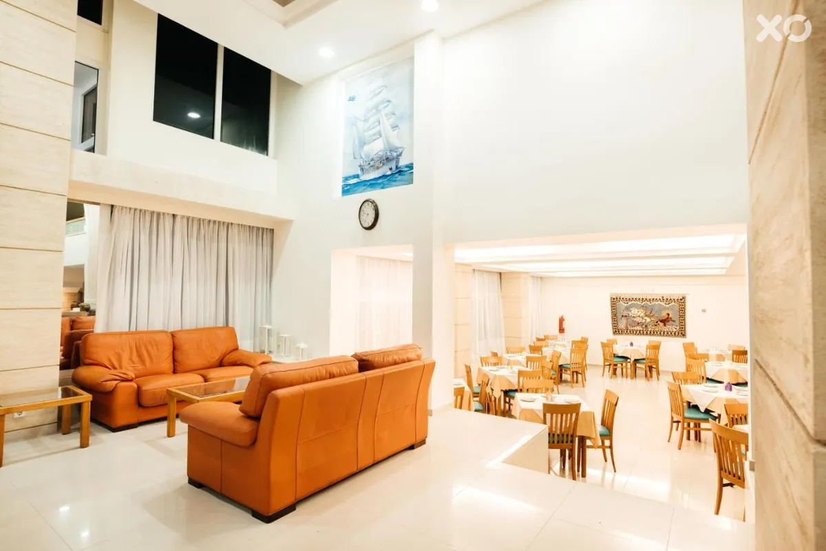 Riviera Hotel