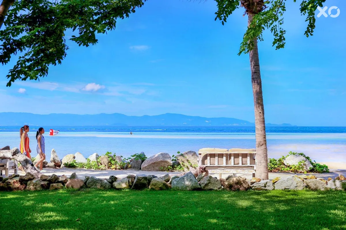 Summer Luxury Beach Resort