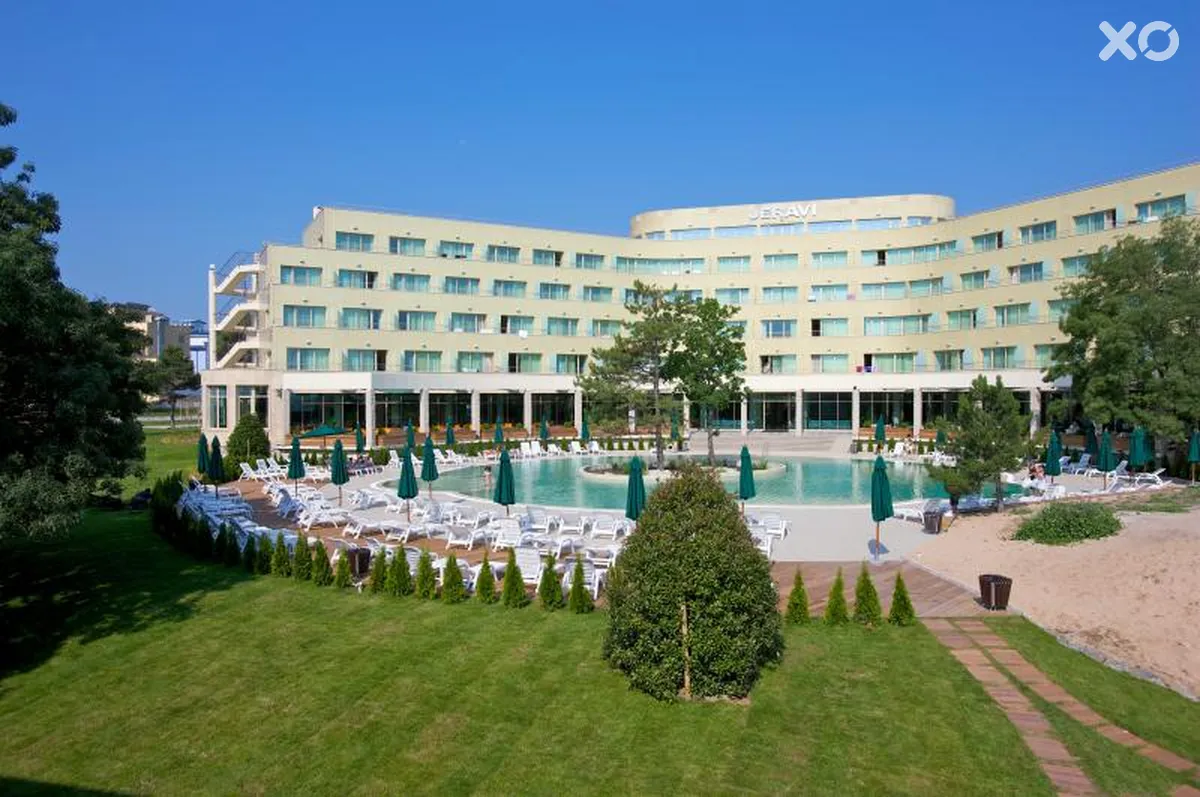 Jeravi Hotel