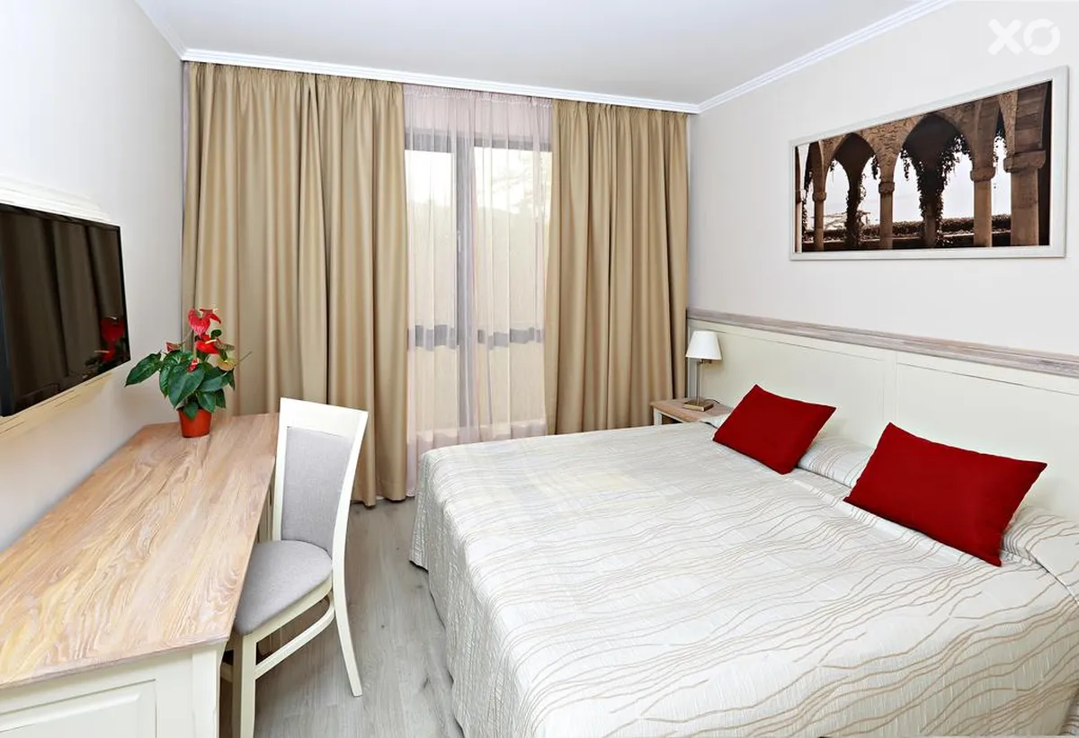 White Rock Castle Suite Hotel