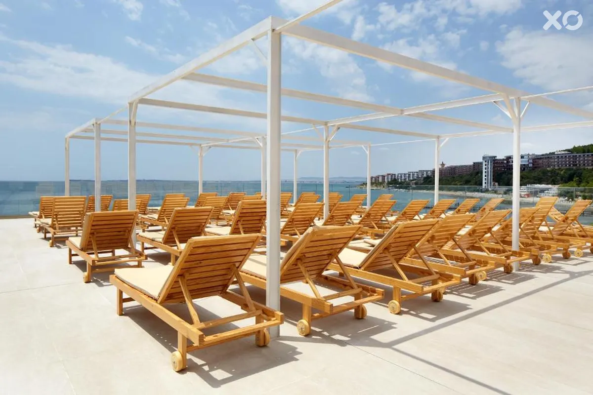 Amore Beach Hotel