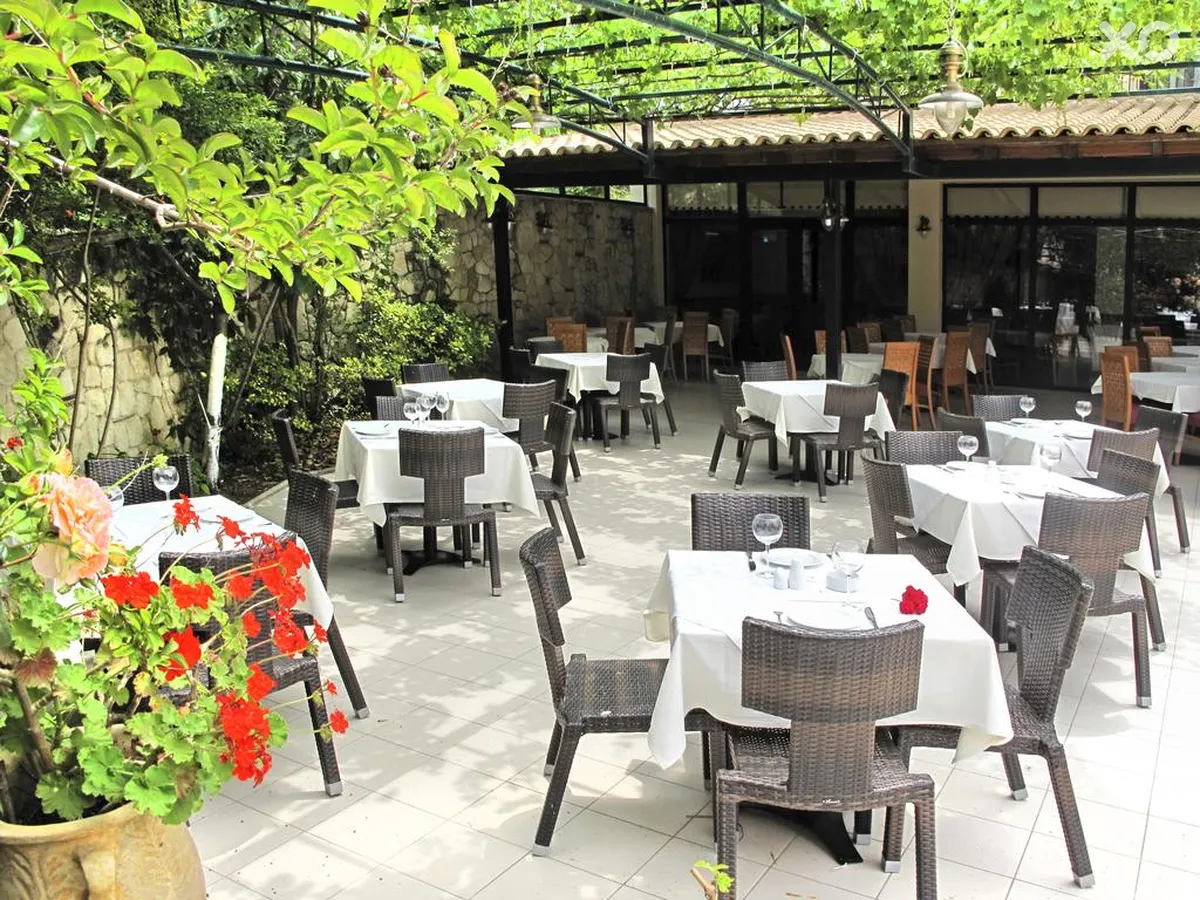 Lesse Hotel